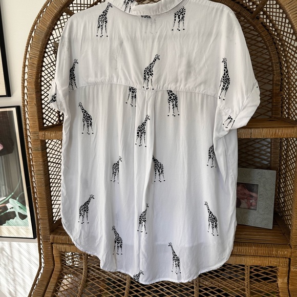 Jane and Delancey White Button Down Shirt with Giraffe Print - Picture 5 of 5